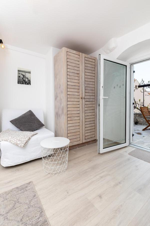 Guest House Otto Punat Exterior photo