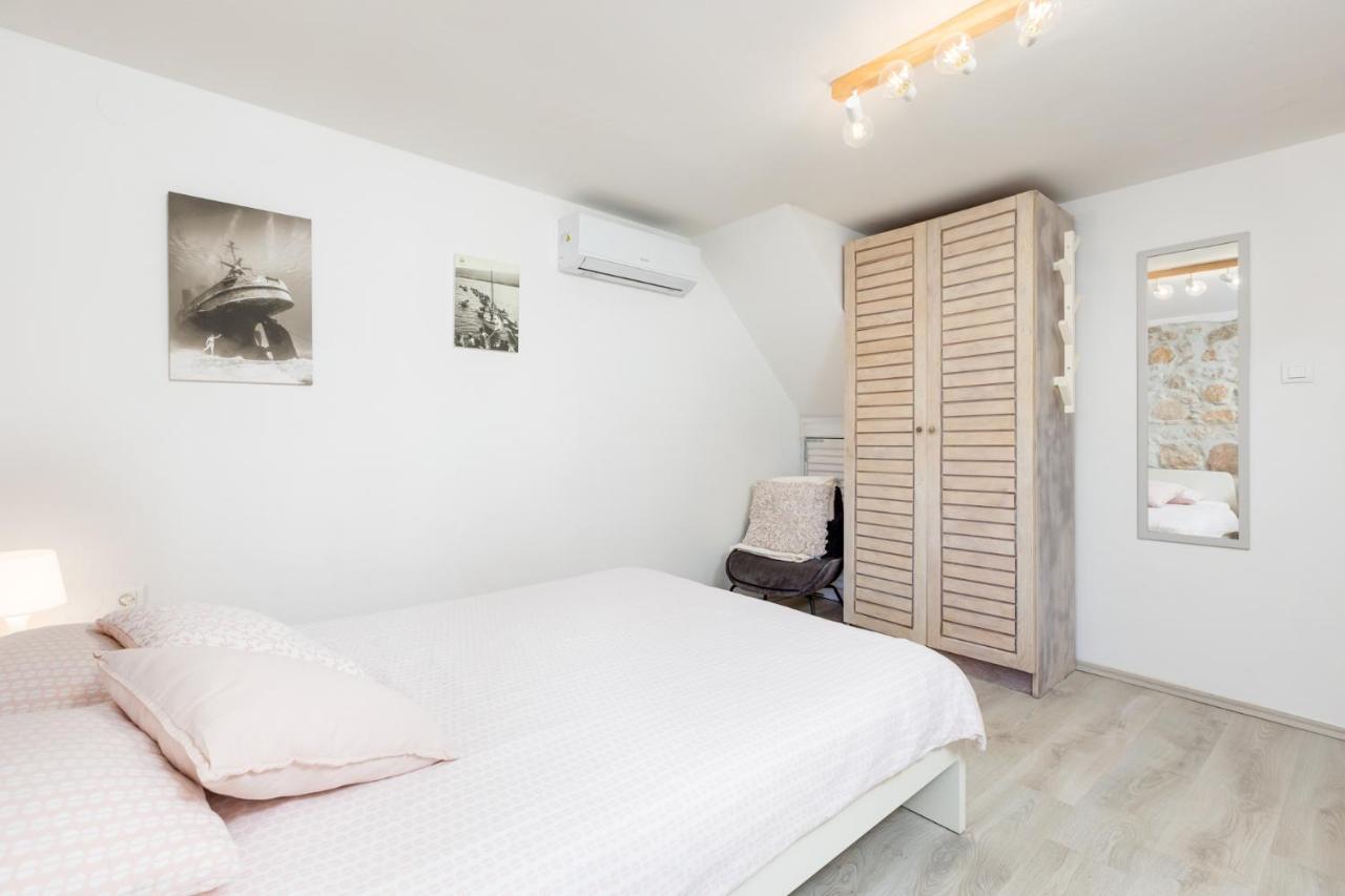 Guest House Otto Punat Exterior photo